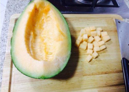 燕子吃哈密瓜视频,一场别开生面的自然盛宴