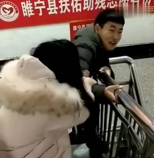 吃瓜大哥大姐是谁啊视频,网络红人背后的故事