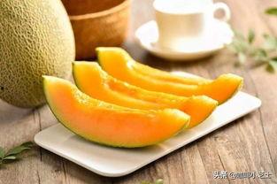 搞笑视频女孩吃哈密瓜